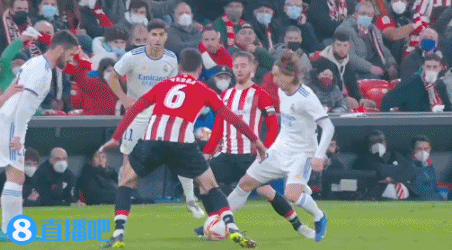 《赛博朋克2077》总监否认删减蓝月恋爱线